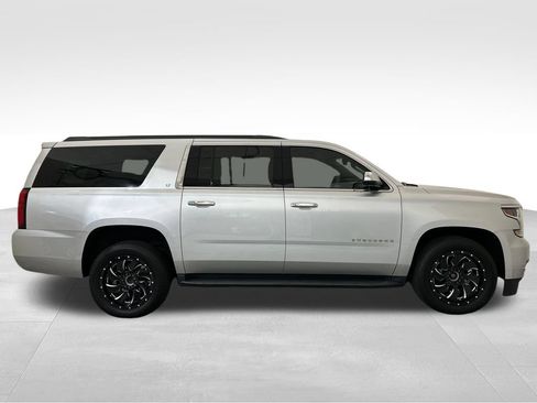 Used 2020 Chevrolet Suburban LT AWD/4WD image 7