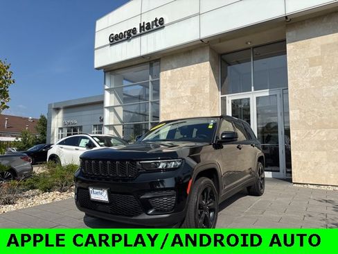 Used 2023 Jeep Grand Cherokee Altitude image 3