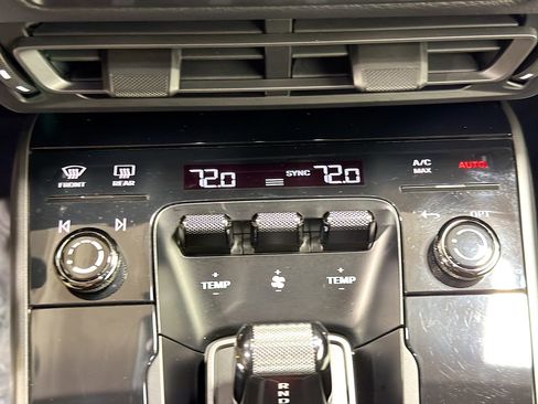 Used 2020 Porsche 911 Carrera image 30