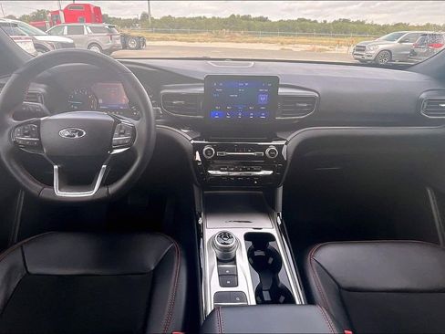 Used 2023 Ford Explorer ST-Line w/ Class IV Trailer Tow Package image 18