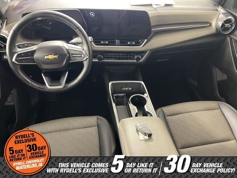 Certified 2025 Chevrolet Equinox LT w/ Convenience Package II AWD/4WD image 17