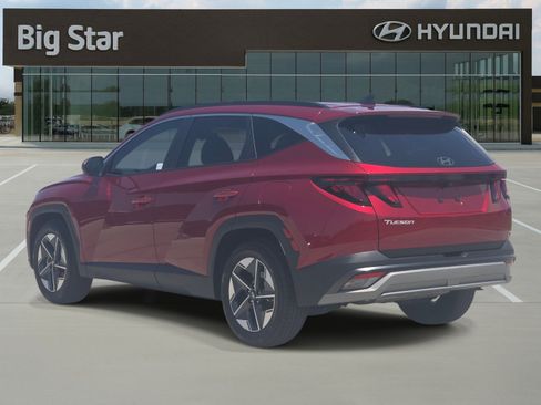 Used 2025 Hyundai Tucson SEL FWD image 3