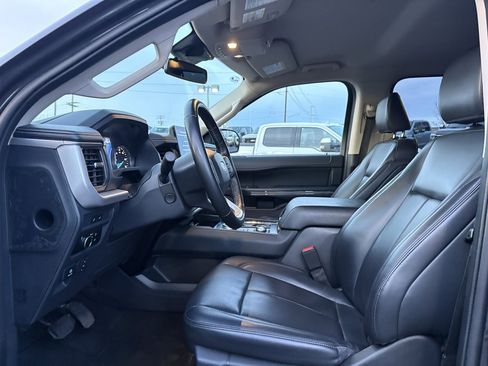 Certified 2024 Ford Expedition XLT image 17