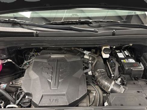 Used 2024 Kia Carnival LX image 27