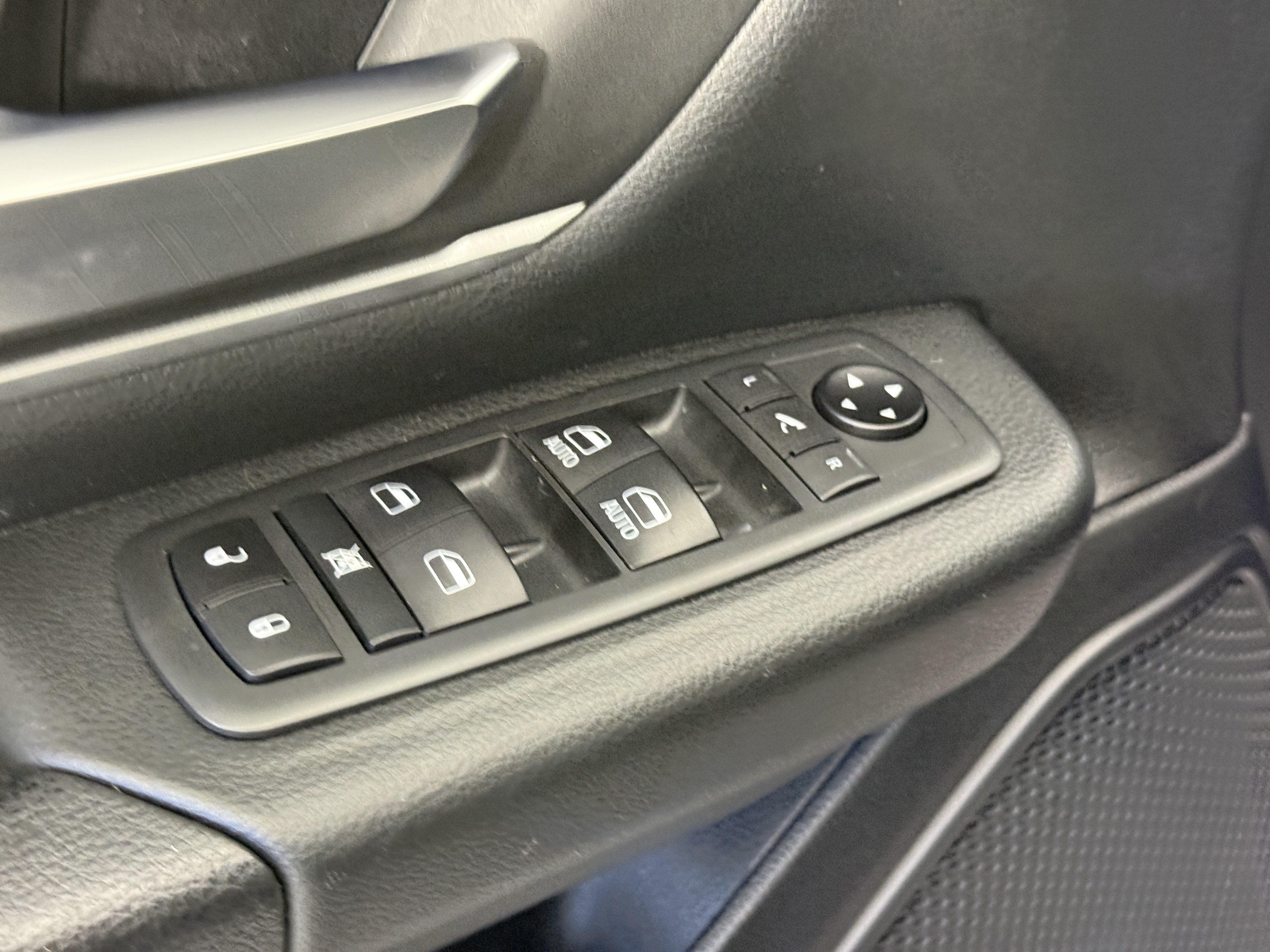 Used 2020 RAM 1500 2WD Crew Cab image 15