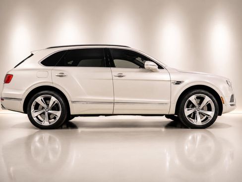 Used 2018 Bentley Bentayga AWD/4WD image 5