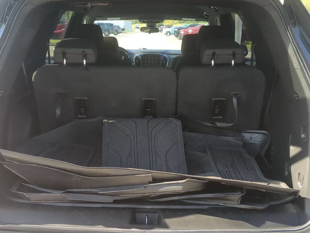 Used 2022 Chevrolet Traverse LT w/ LPO, Floor Liner Package AWD/4WD image 28
