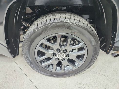 Used 2024 Toyota Tundra Platinum AWD/4WD image 53