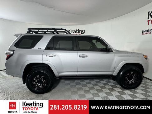 Used 2022 Toyota 4Runner SR5 image 3