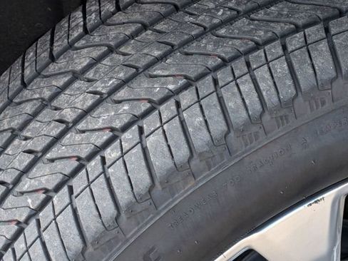 Used 2025 Chevrolet Tahoe Premier image 11