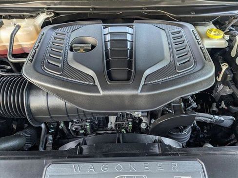 Used 2024 Jeep Wagoneer L Series II RWD image 21