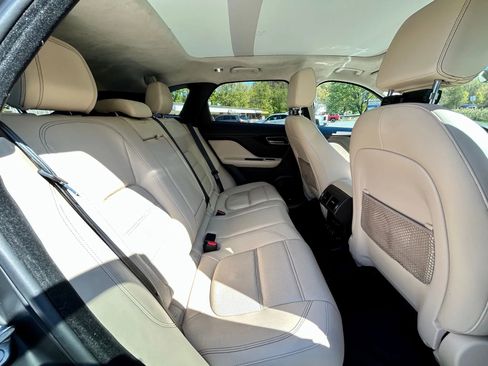 Used 2020 Jaguar F-PACE Prestige image 16