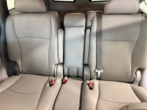 Used 2010 Toyota Highlander SE AWD/4WD image 26