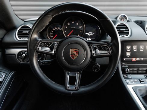 Certified 2025 Porsche 718 Cayman RWD image 18