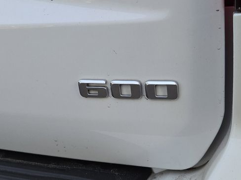 Used 2023 Cadillac Escalade Premium Luxury image 32