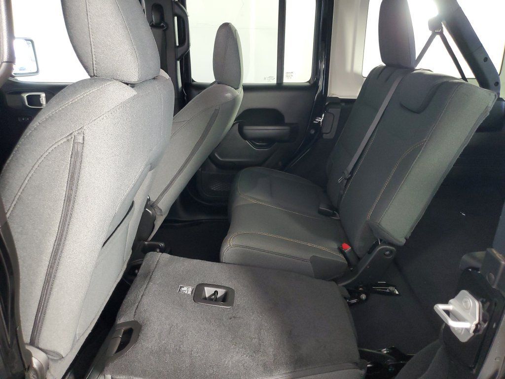 Used 2026 Jeep Wrangler Unlimited Sport AWD/4WD image 13
