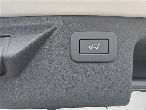 New 2026 Land Rover Discovery Sport Landmark AWD/4WD image 14