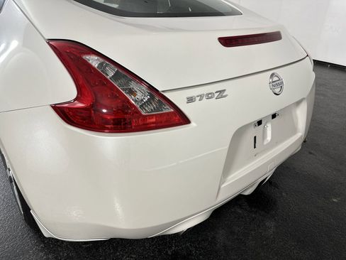 Used 2009 Nissan 370Z Touring RWD image 26