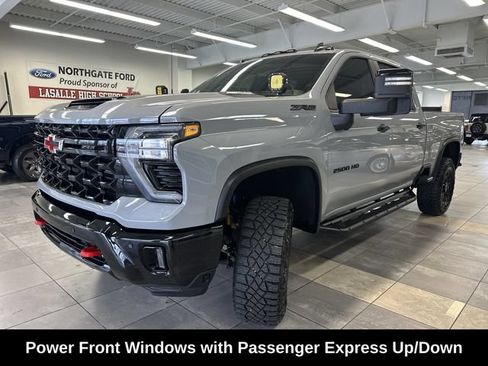 Used 2025 Chevrolet Silverado 2500 ZR2 w/ Technology Package AWD/4WD image 18