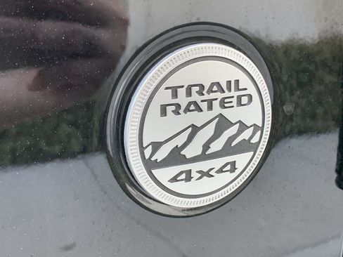 Used 2019 Jeep Wrangler Unlimited Sahara image 20