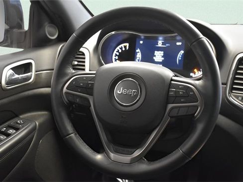 Used 2018 Jeep Grand Cherokee Laredo image 26