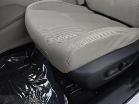 Used 2022 Nissan Rogue Sport SL w/ Premium Package FWD image 28