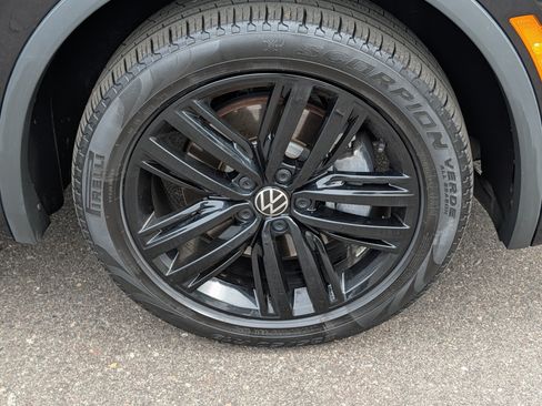 Used 2022 Volkswagen Tiguan SE R-Line AWD/4WD image 15