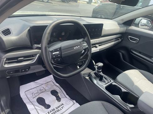 Used 2025 Kia K4 FWD image 18
