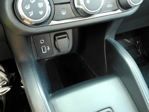 Used 2025 Nissan Versa S FWD image 41