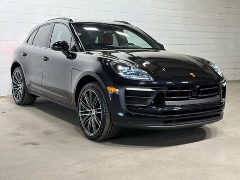 Certified 2026 Porsche Macan AWD/4WD image 2