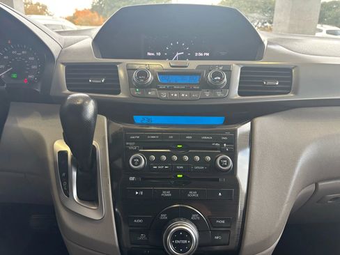 Used 2011 Honda Odyssey Touring Elite image 16