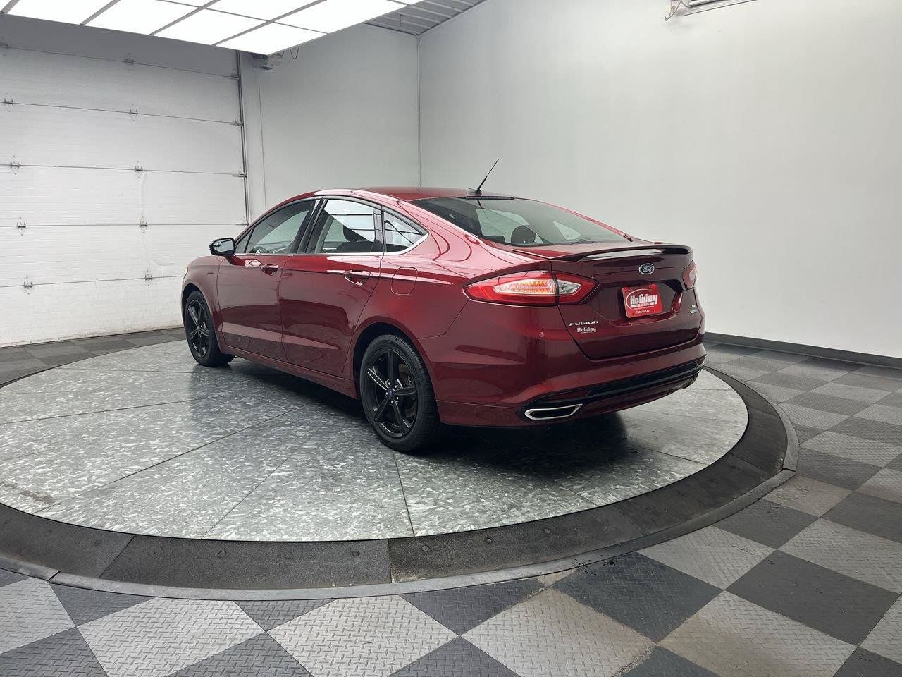 Used 2016 Ford Fusion SE AWD/4WD image 2