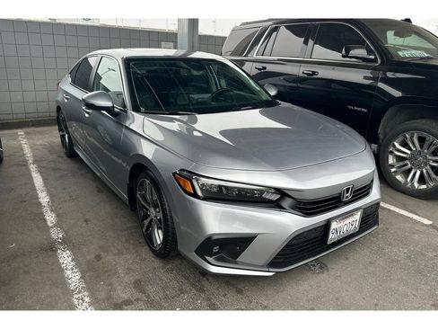 Used 2022 Honda Civic Touring image 2