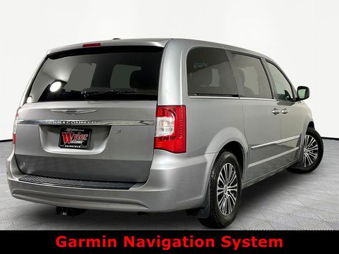 Used 2014 Chrysler Town & Country S FWD image 6