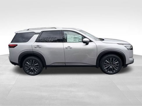 New 2025 Nissan Pathfinder SL w/ SL Premium Package image 7