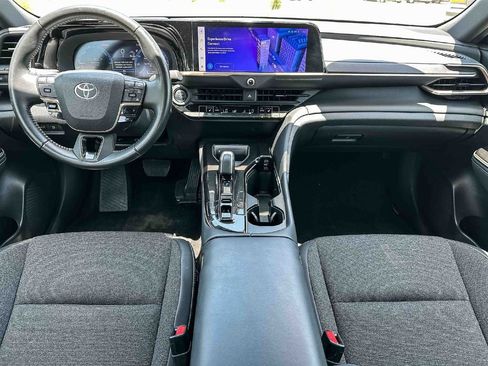 Certified 2024 Toyota Crown AWD/4WD image 11