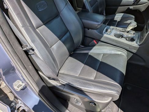 Used 2019 Jeep Grand Cherokee Overland AWD/4WD image 30