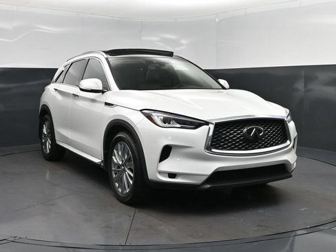 Certified 2024 INFINITI QX50 Luxe FWD image 9