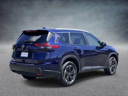 Used 2025 Nissan Rogue SV w/ SV Premium Package FWD image 2