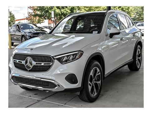 New 2026 Mercedes-Benz GLC 350e 4MATIC image 3