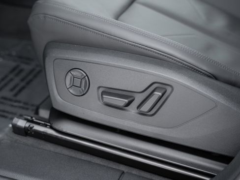 New 2025 Audi Q3 2.0T Premium image 18