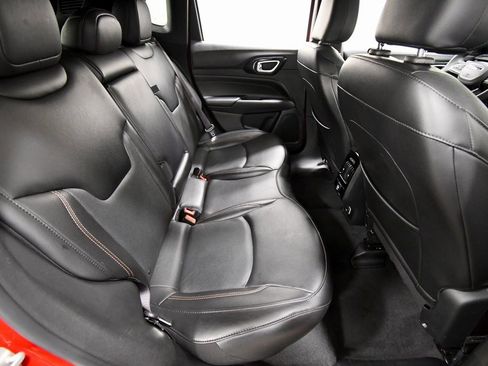 Used 2023 Jeep Compass Limited image 17