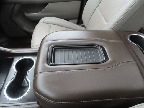 Used 2022 Chevrolet Tahoe LT w/ Luxury Package AWD/4WD image 40