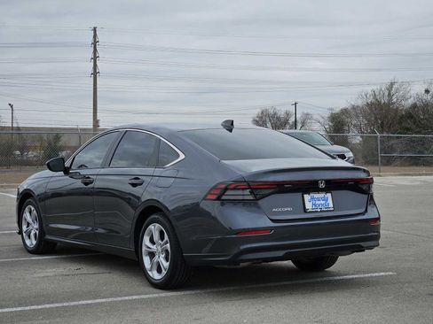 Used 2025 Honda Accord LX image 5