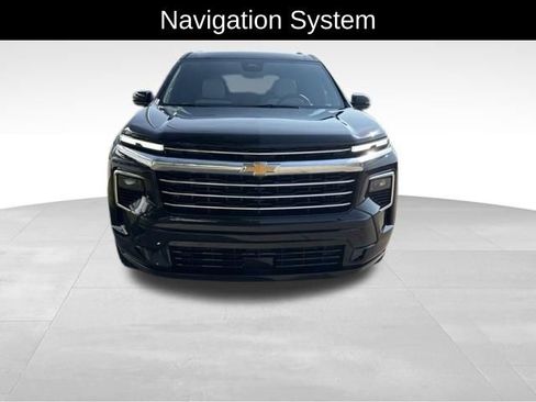 Certified 2025 Chevrolet Traverse High Country FWD image 2
