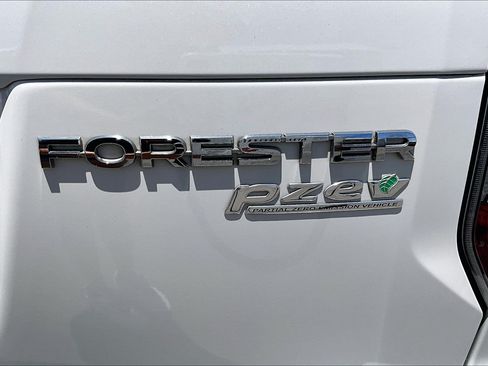 Used 2016 Subaru Forester 2.5i Touring w/ Eyesight & Navigation System AWD/4WD image 30