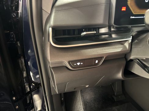 New 2026 Kia Carnival EX FWD image 14