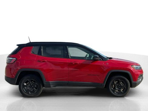 Used 2023 Jeep Compass Trailhawk image 4