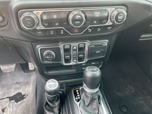 Used 2020 Jeep Wrangler Unlimited Sport image 21