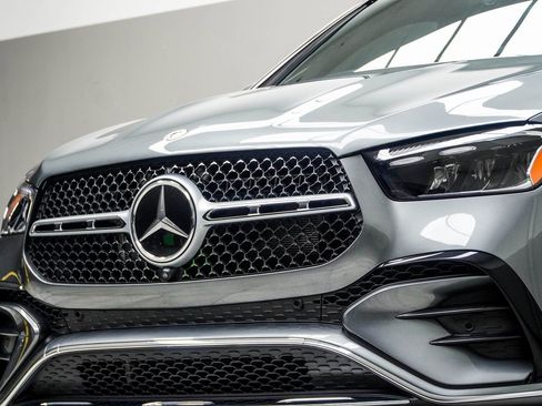 Used 2025 Mercedes-Benz GLE 450 4MATIC Coupe w/ Driver Assistance Package image 2